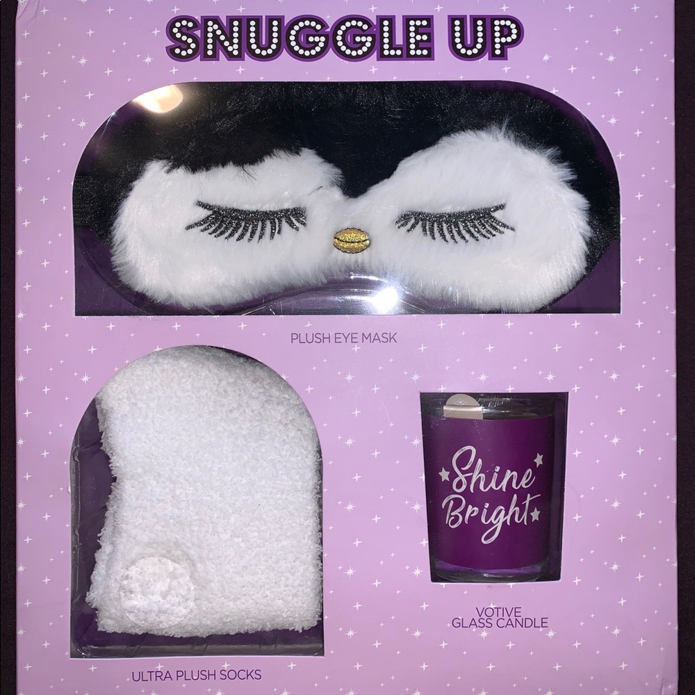 2/$20 Snuggle Up 🐧 Eye Mask, Socks & Candle